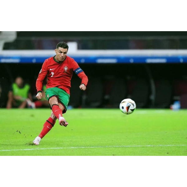系统革新 - 通过 ISO/IEC 27001 信息安全认证,推出全平台原生APP,休闲娱乐内容全面覆盖。